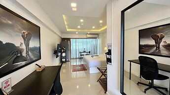 Partial Seaview Studio on 11 Floor Near Jungceylon, Bangla Street