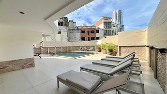 Partial Seaview Studio on 11 Floor Near Jungceylon, Bangla Street