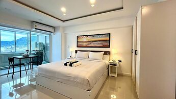 Partial Seaview Studio on 11 Floor Near Jungceylon, Bangla Street