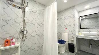 Partial Seaview Studio on 11 Floor Near Jungceylon, Bangla Street