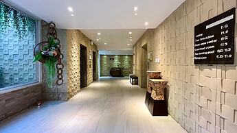 Partial Seaview Studio on 11 Floor Near Jungceylon, Bangla Street