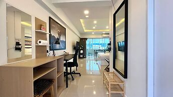 Partial Seaview Studio on 11 Floor Near Jungceylon, Bangla Street