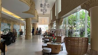 Partial Seaview Studio on 11 Floor Near Jungceylon, Bangla Street