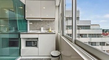 Heritage - Modern Studio Shared Pool, City Centre