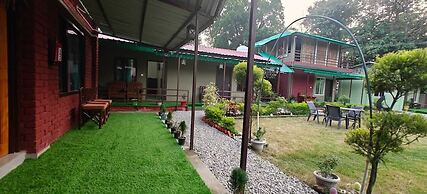 Corbett Sunrise India Homestay By Eiyuu Hotels