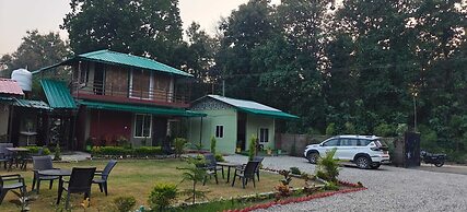 Corbett Sunrise India Homestay By Eiyuu Hotels