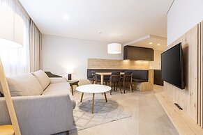 Apartment With Balcony/terrace