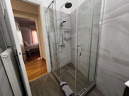 Caryatids Luxury Apartment