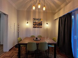 Caryatids Luxury Apartment