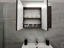 Caryatids Luxury Apartment