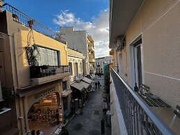 Caryatids Luxury Apartment