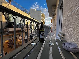 Caryatids Luxury Apartment