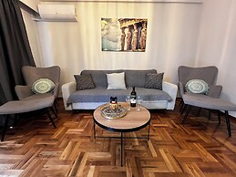 Caryatids Luxury Apartment