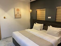 Tomking Legacy Hotel