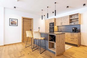 Spacious Apartment With Balcony