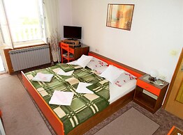 Crikvenica Apartments and Rooms With Sea View