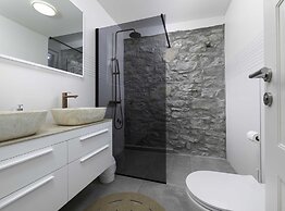 Luxury Krk Villa With Private Pool and Gardens