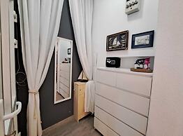 Spacious Urban Retreat Apartment With Terrace