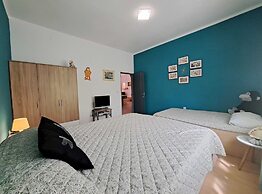 Spacious Urban Retreat Apartment With Terrace