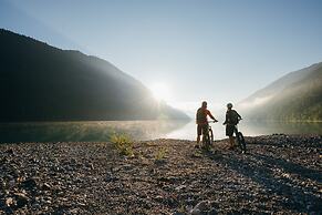 Nice Lodge With Balcony