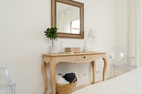 Lovely Apartment With Shared Pool