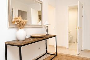 Lovely Apartment With Shared Pool