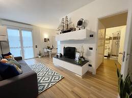 Chic Apt Near Piazza Duomo, Milan