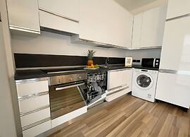 Chic Apt Near Piazza Duomo, Milan