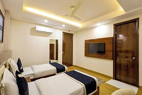 Nikko Palm Hotel