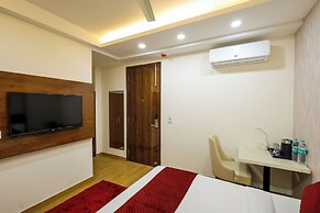 Nikko Palm Hotel
