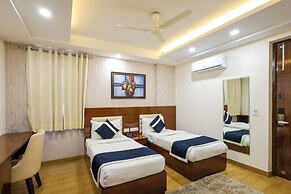 Nikko Palm Hotel