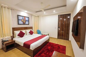 Nikko Palm Hotel