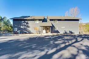 Walk to Downtown: Mountain-view Estes Escape