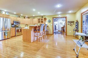 Hot Tub + Family Reunion: Spacious Retreat!