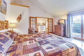 Hot Tub + Family Reunion: Spacious Retreat!