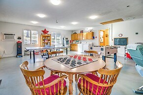 Hot Tub + Family Reunion: Spacious Retreat!