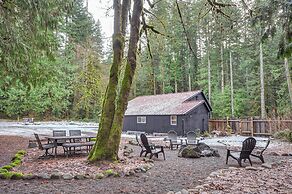 Hike, Ski & Explore: Rhododendron Forest Retreat!