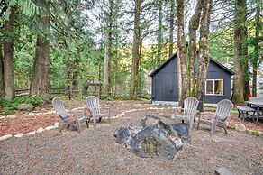 Hike, Ski & Explore: Rhododendron Forest Retreat!