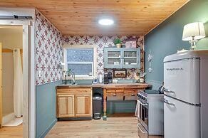 Hike, Ski & Explore: Rhododendron Forest Retreat!