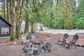 Hike, Ski & Explore: Rhododendron Forest Retreat!