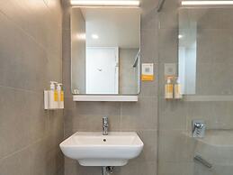 Bloom Hotel - DLF Road Gachibowli