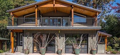 Riverside Loft Suite 1 Bedroom Home