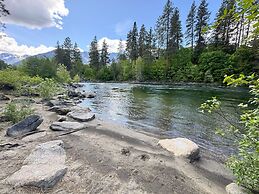 Riverside Loft Suite 1 Bedroom Home