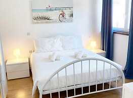 Charming Apartment With Garden