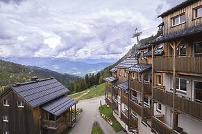 Chalet With Mountain Views