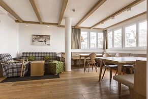 Chalet With Mountain Views