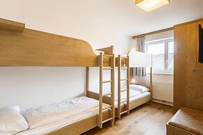 Chalet With Mountain Views