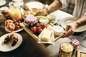 Charming Lodge With Finnish Sauna