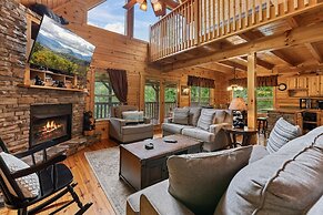 Triple Mountain View Stunning 4 BDR Cabin w/ Private Hot Tub, Game Roo