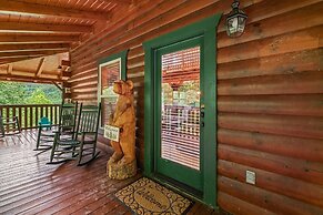 Triple Mountain View Stunning 4 BDR Cabin w/ Private Hot Tub, Game Roo